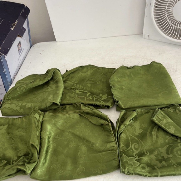 Six Green Lintex Placemats Silk Feel Flower Print - Picture 1 of 6